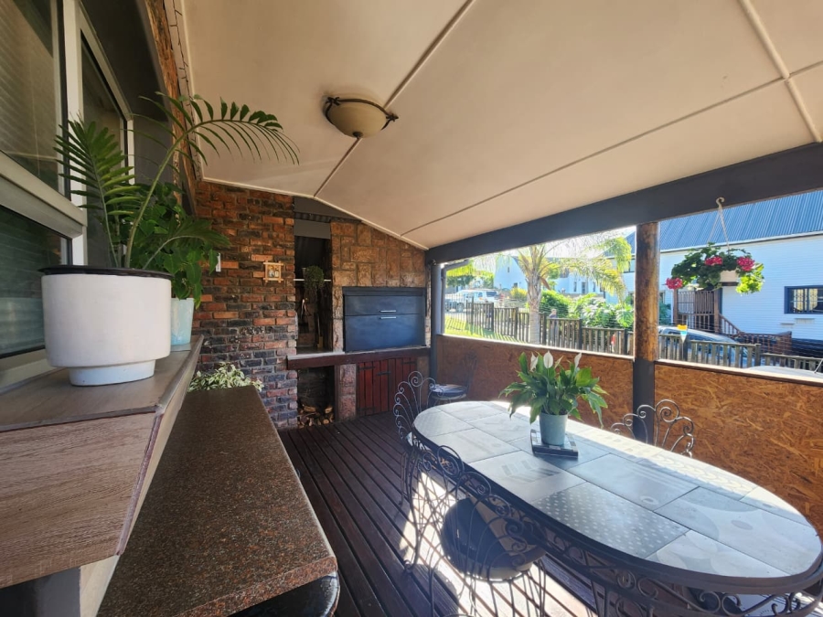 4 Bedroom Property for Sale in Rooi Rivier Rif Western Cape
